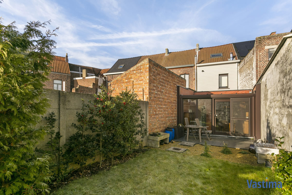 Huis Verkocht Aalst - Totaal gerenoveerde stadswoning met tuin en garage
