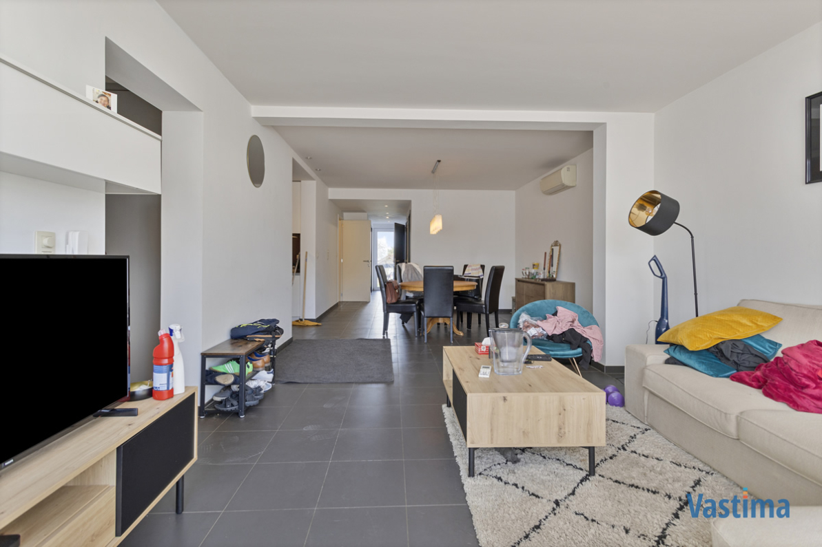 Immo Vastima - Huis Verkocht Asse - Gerenoveerde opbrengsteigendom met 2 appartementen en 4 staanplaatsen