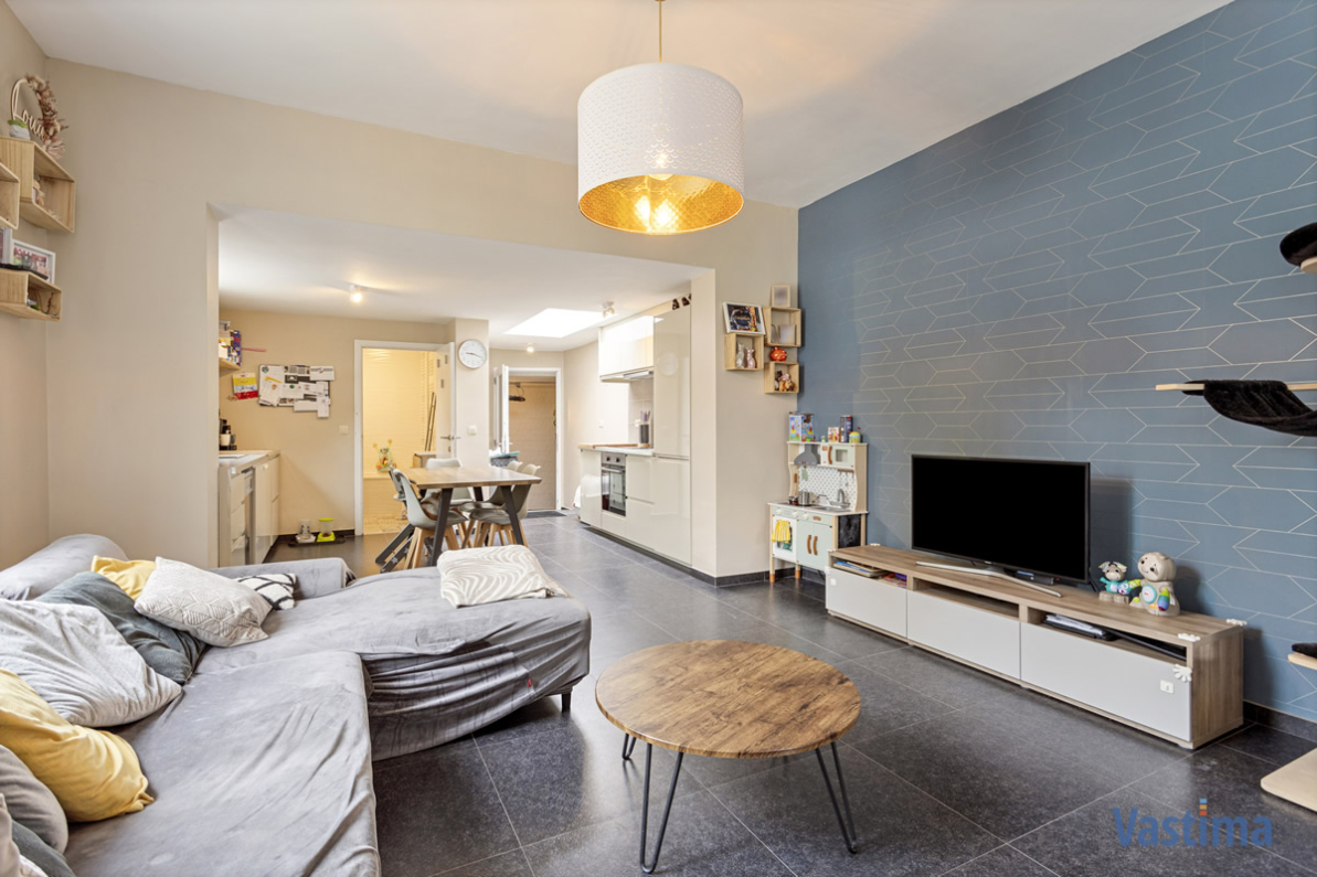 Immo Vastima - Huis Verkocht Aalst - Gerenoveerde starterswoning met 2 à 3 slaapkamers en garage