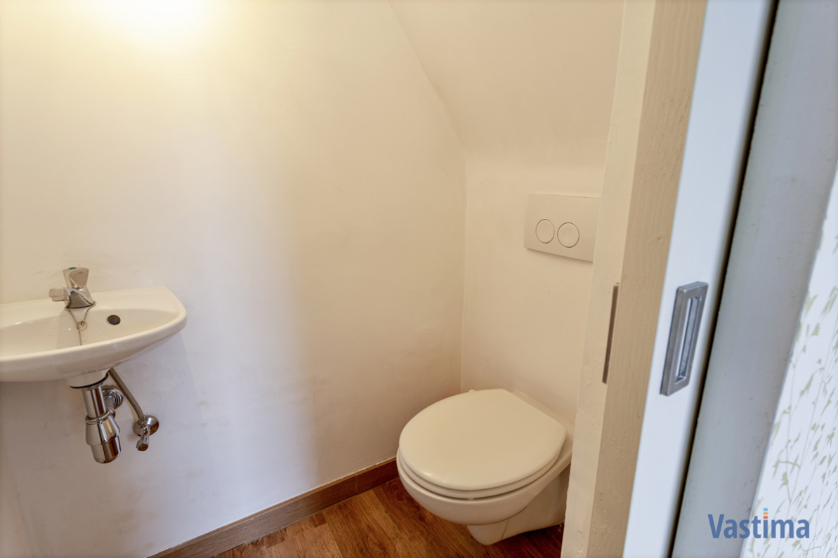 Immo Vastima - Huis Verkocht Aalst - Gerenoveerde starterswoning met 2 à 3 slaapkamers en garage