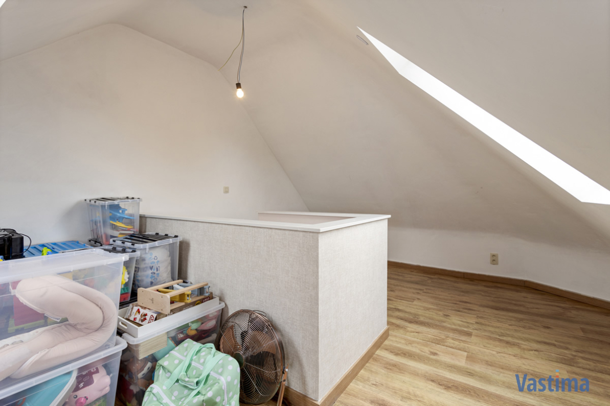 Immo Vastima - Huis Verkocht Aalst - Gerenoveerde starterswoning met 2 à 3 slaapkamers en garage
