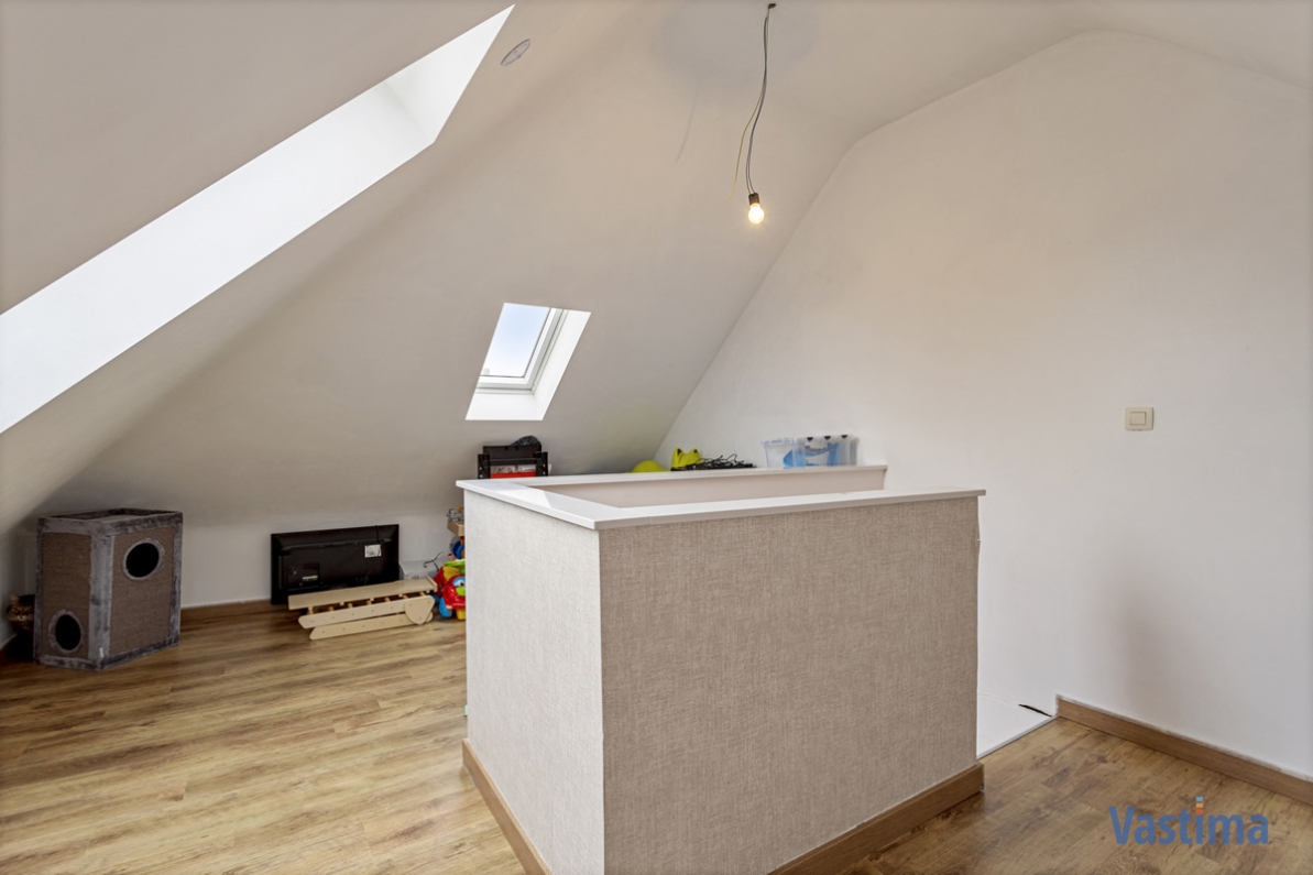 Immo Vastima - Huis Verkocht Aalst - Gerenoveerde starterswoning met 2 à 3 slaapkamers en garage