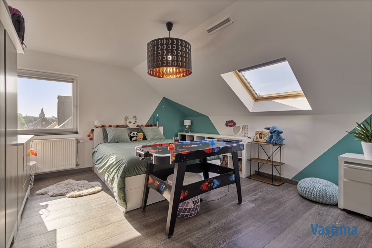 Immo Vastima - Huis Te koop Brussegem - Ruime energiezuinige woning met 4 slaapkamers, garage en zonnepanelen in Brussegem