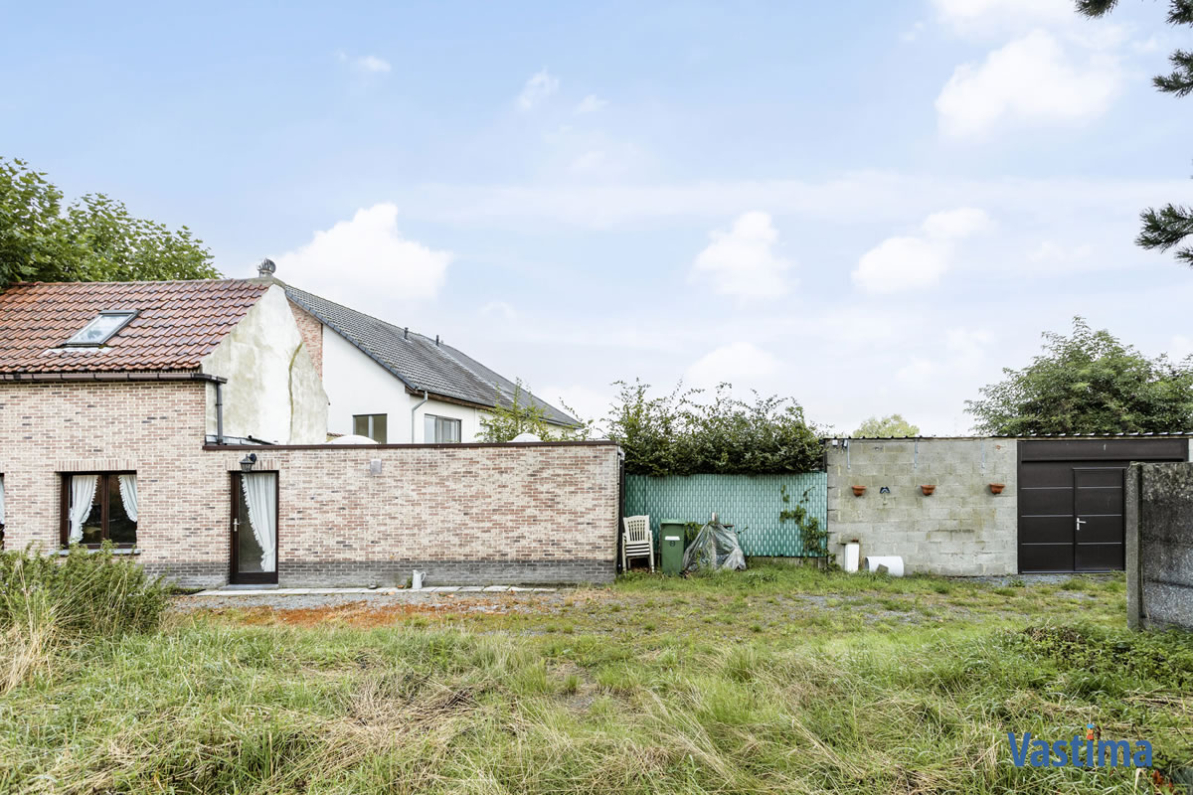 Immo Vastima - Huis Verkocht Moorsel - Te renoveren hoevetje met ruime garage in groen omgeving