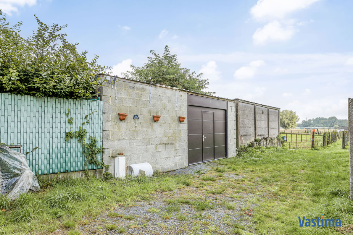 Immo Vastima - Huis Verkocht Moorsel - Te renoveren hoevetje met ruime garage in groen omgeving
