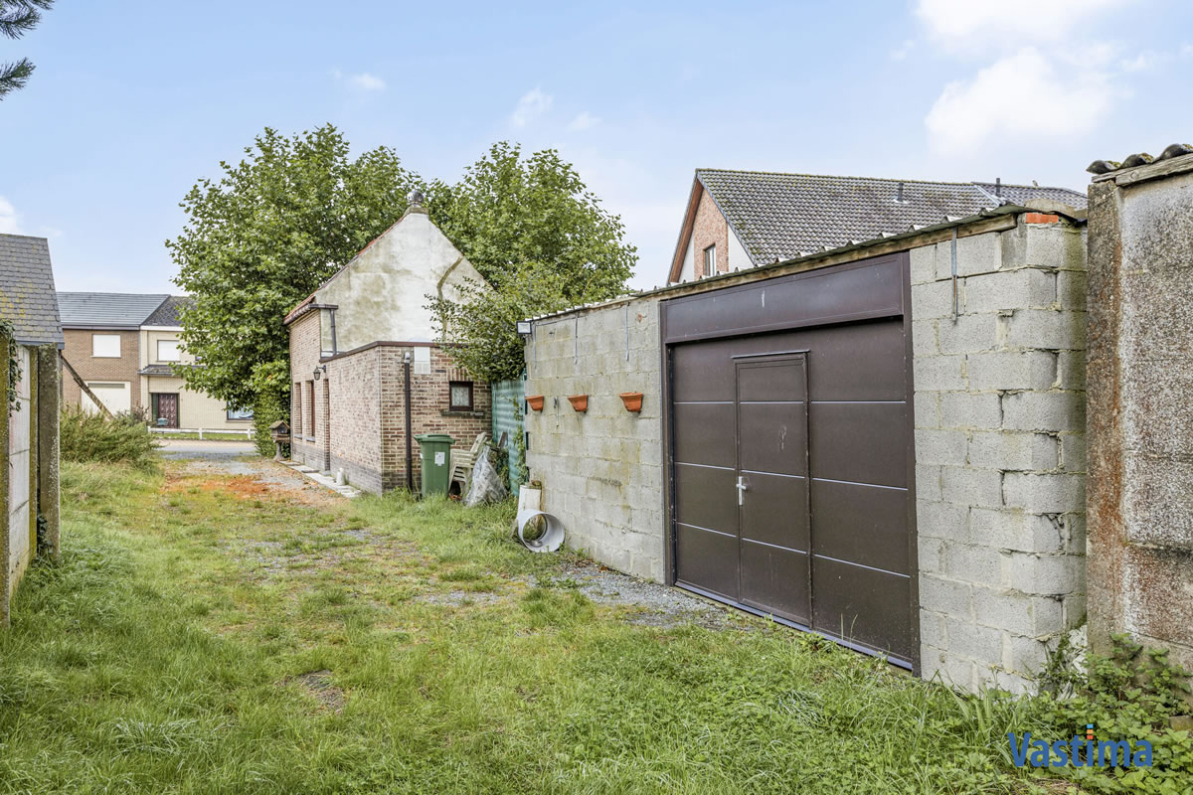 Immo Vastima - Huis Verkocht Moorsel - Te renoveren hoevetje met ruime garage in groen omgeving