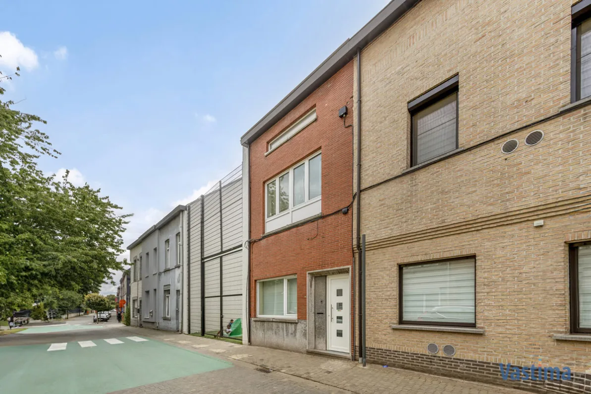 Immo Vastima - Huis Verkocht Aalst - Lichtrijke stadswoning met 3 slaapkamers in rustige straat