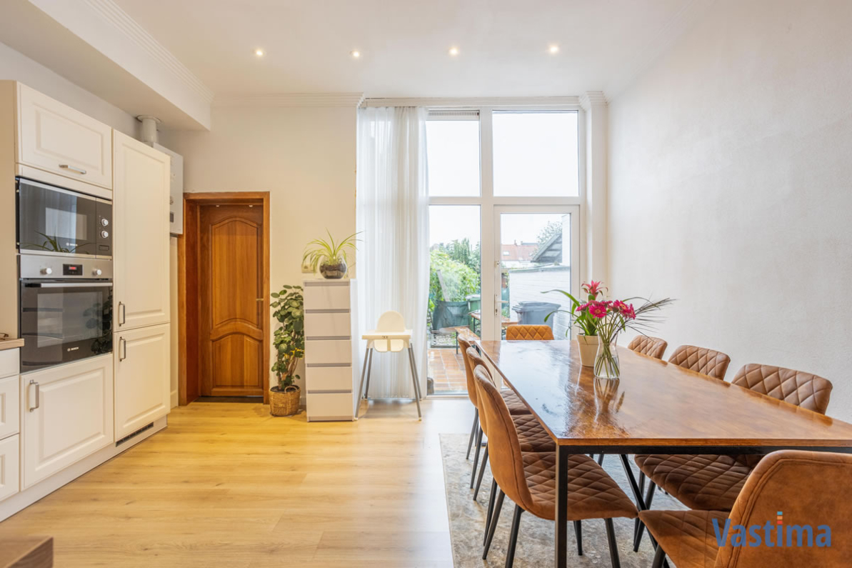 Immo Vastima - Huis Verkocht Aalst - Gerenoveerde stadswoning met 2 à 3 slaapkamers en stadstuintje