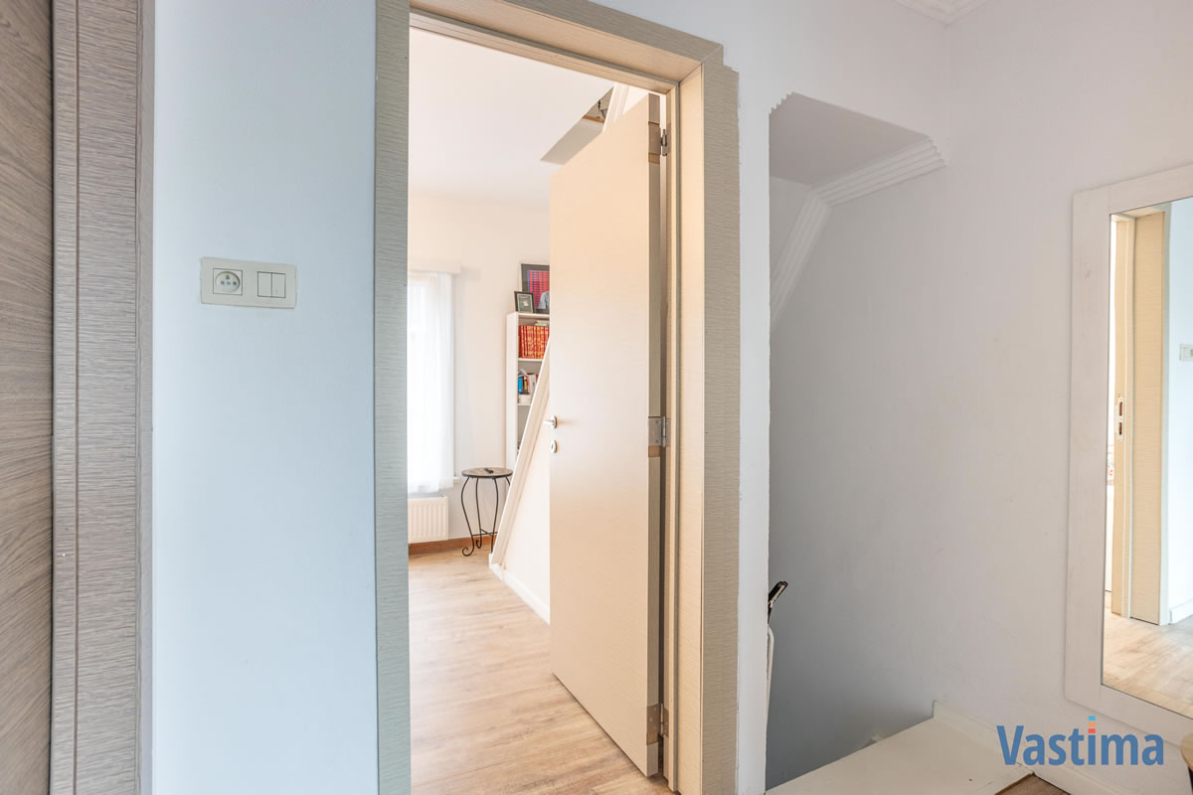 Immo Vastima - Huis Verkocht Aalst - Gerenoveerde stadswoning met 2 à 3 slaapkamers en stadstuintje