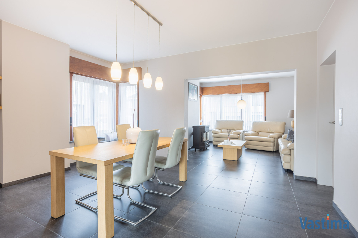Immo Vastima - Huis Verkocht Erembodegem - Instapklare gezinswoning met tuin, garage en zonnepanelen