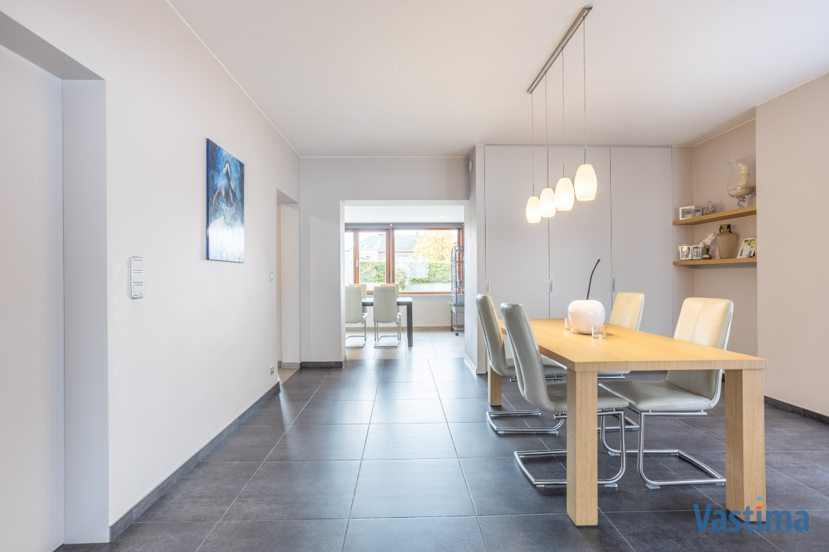 Immo Vastima - Huis Verkocht Erembodegem - Instapklare gezinswoning met tuin, garage en zonnepanelen