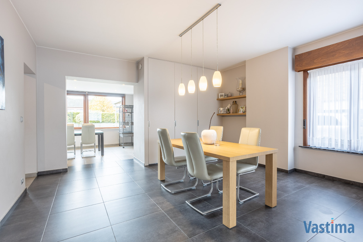 Immo Vastima - Huis Verkocht Erembodegem - Instapklare gezinswoning met tuin, garage en zonnepanelen