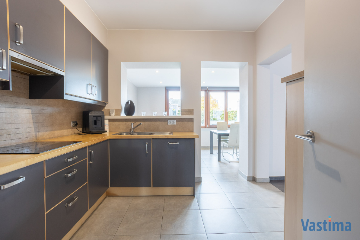 Immo Vastima - Huis Verkocht Erembodegem - Instapklare gezinswoning met tuin, garage en zonnepanelen