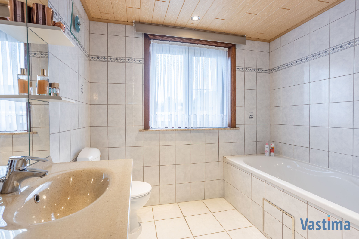 Immo Vastima - Huis Verkocht Erembodegem - Instapklare gezinswoning met tuin, garage en zonnepanelen