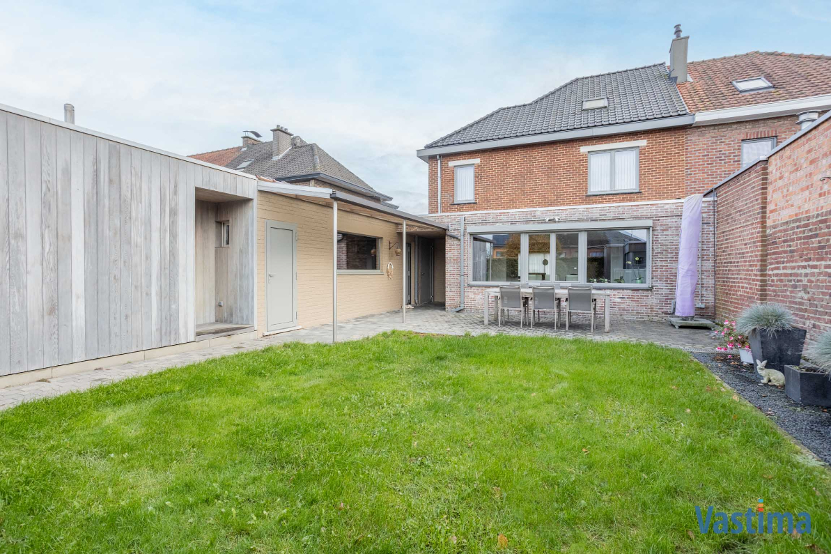 Immo Vastima - Huis Verkocht Erembodegem - Instapklare gezinswoning met tuin, garage en zonnepanelen