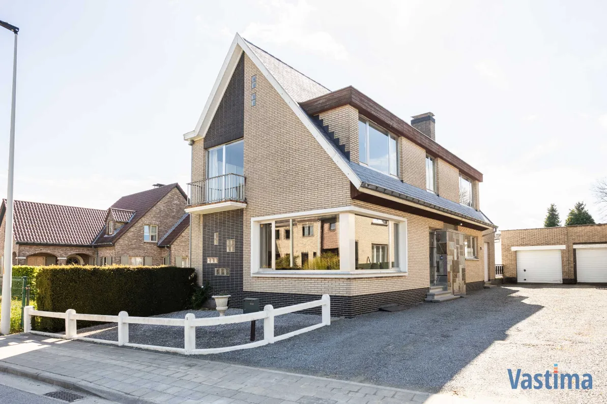 Immo Vastima - Huis Verkocht Nieuwerkerken - Op te frissen woning met prachtig weids uitzicht