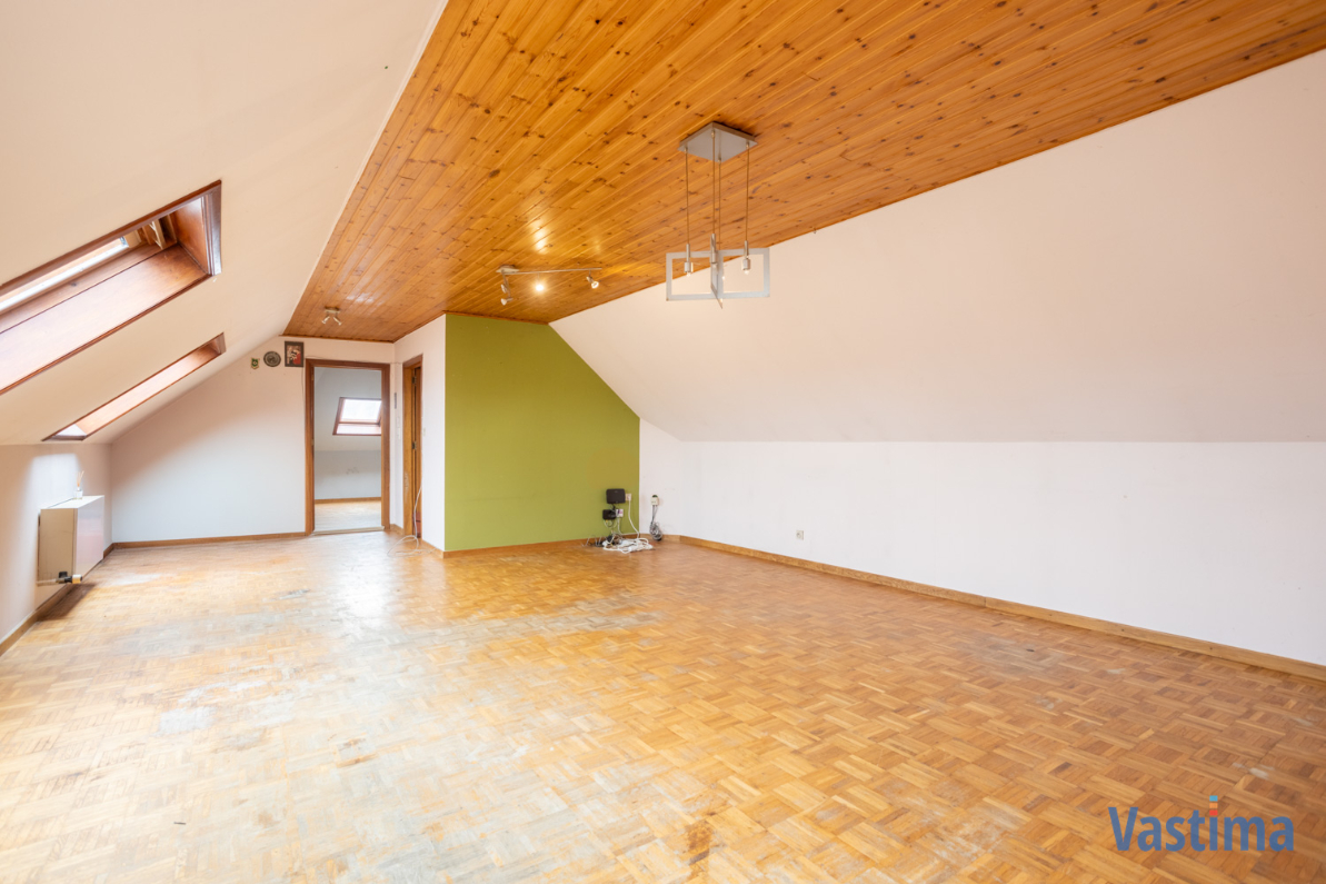Immo Vastima - Appartement Te koop Aalst - Op te frissen dakappartement met loft allures