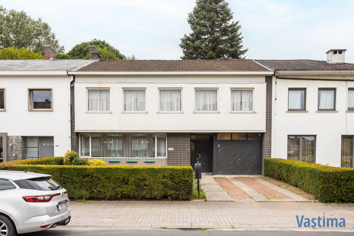 Immo Vastima - Huis Te koop Aalst - Statige burgerwoning met 5 slaapkamers, garage en tuin