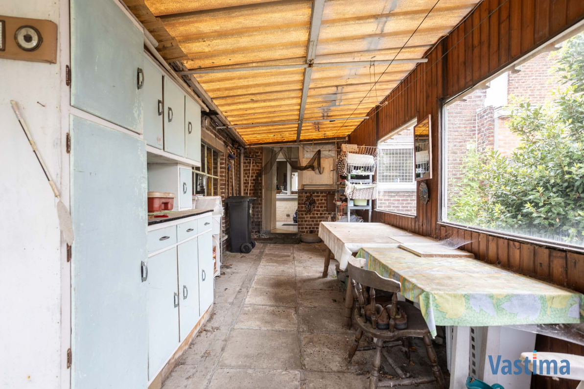 Immo Vastima - Huis Te koop Erembodegem - Ruime gezinswoning met tuin en garage