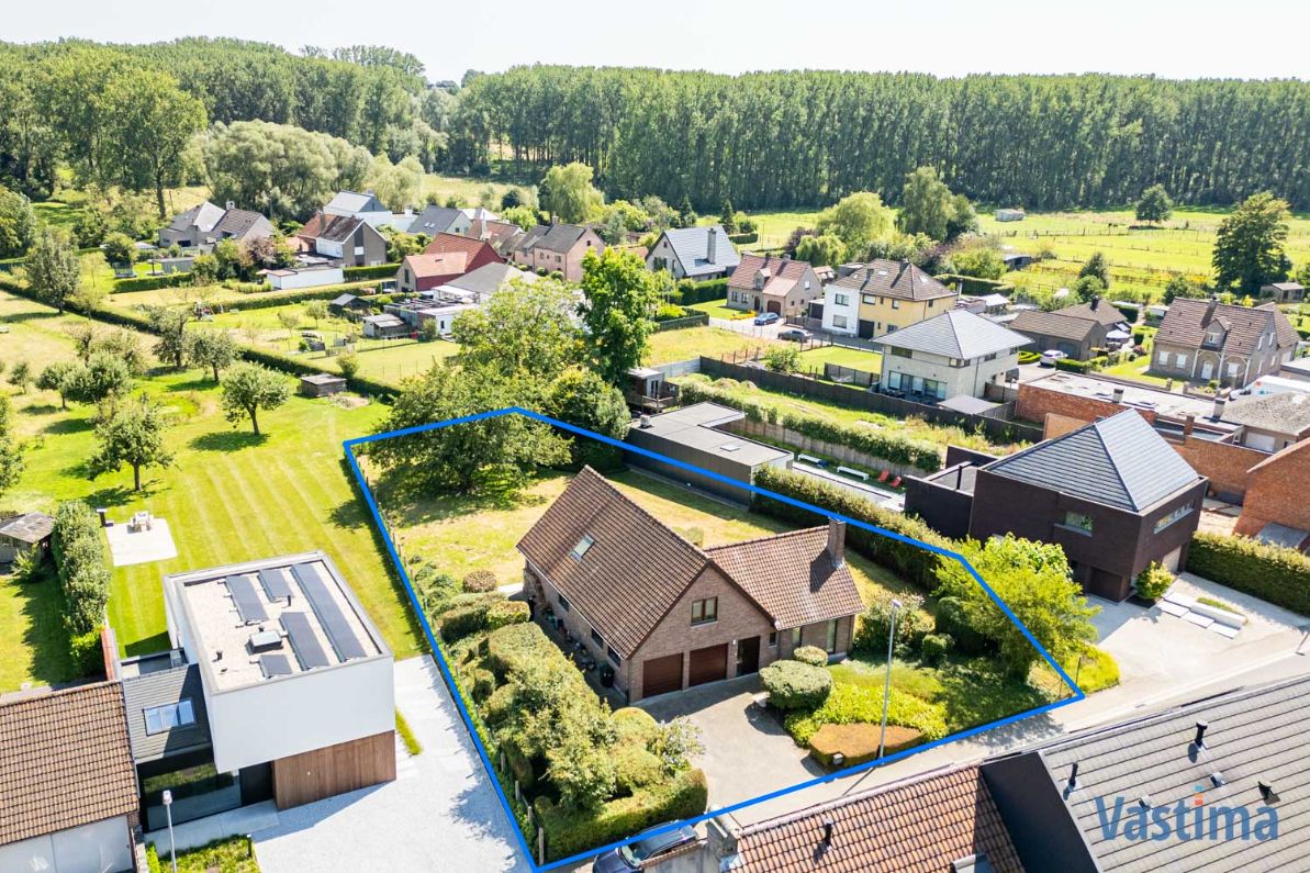 Immo Vastima - Huis Te koop Bambrugge - Bungalow - Villa met dubbele garage en prachtige tuin