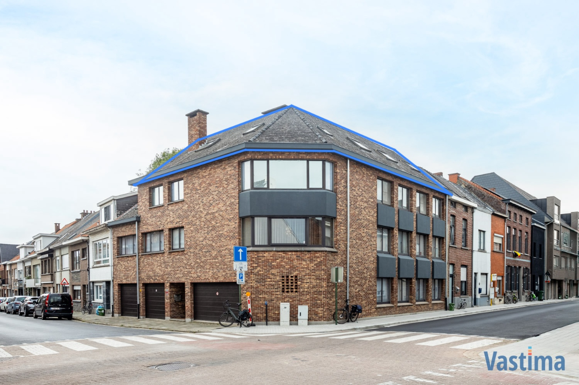 Immo Vastima - Appartement Te koop Aalst - Op te frissen dakappartement met loft allures