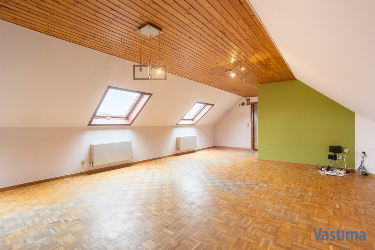 Immo Vastima - Appartement Te koop Aalst - Op te frissen dakappartement met loft allures