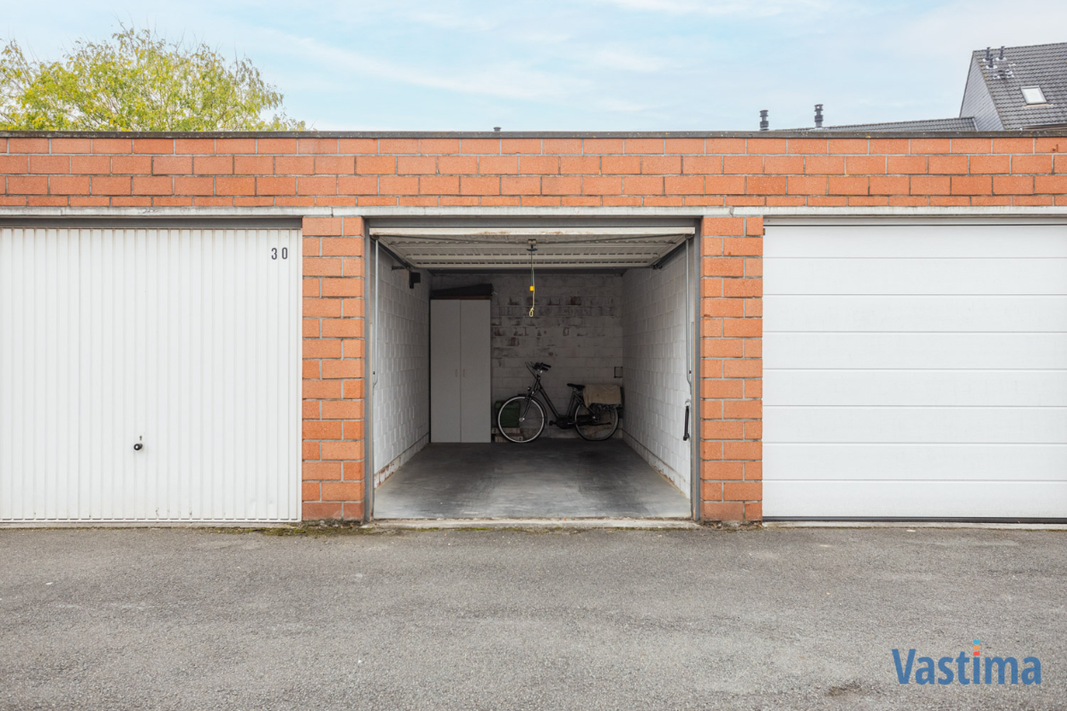 Immo Vastima - Appartement Te koop Aalst - Instapklaar gelijkvloers appartement met tuin en garage