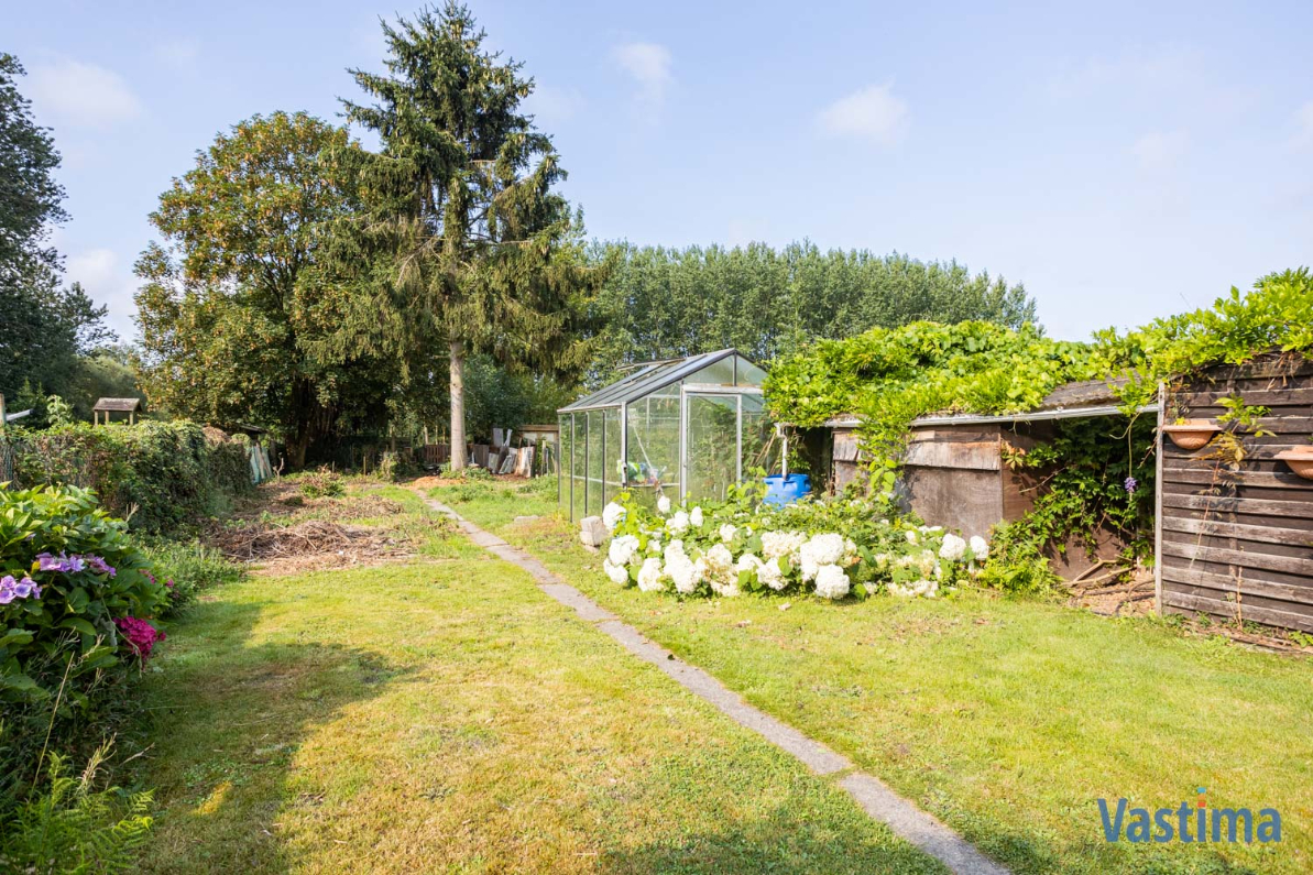 Immo Vastima - Huis Te koop Moorsel - Op te frissen gezinswoning met mooie tuin