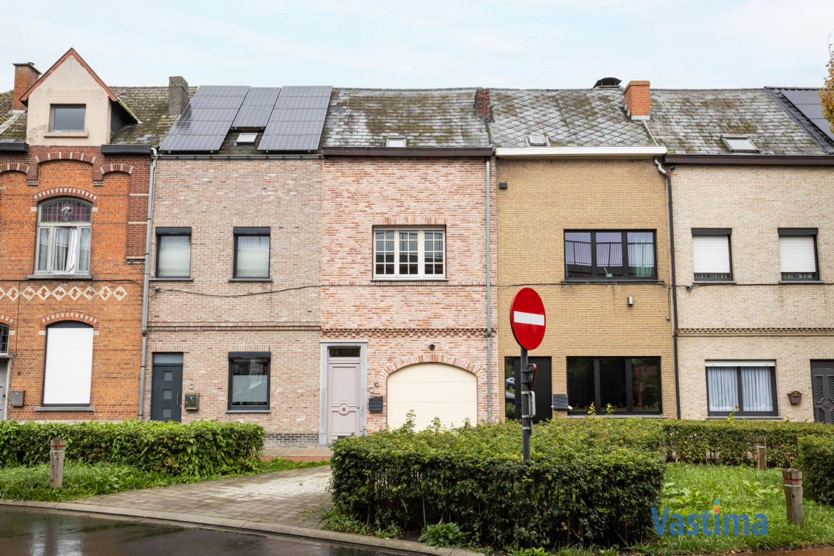 Immo Vastima - Huis Te koop Aalst - Instapklare woning met inpandige garage nabij centrum Aalst