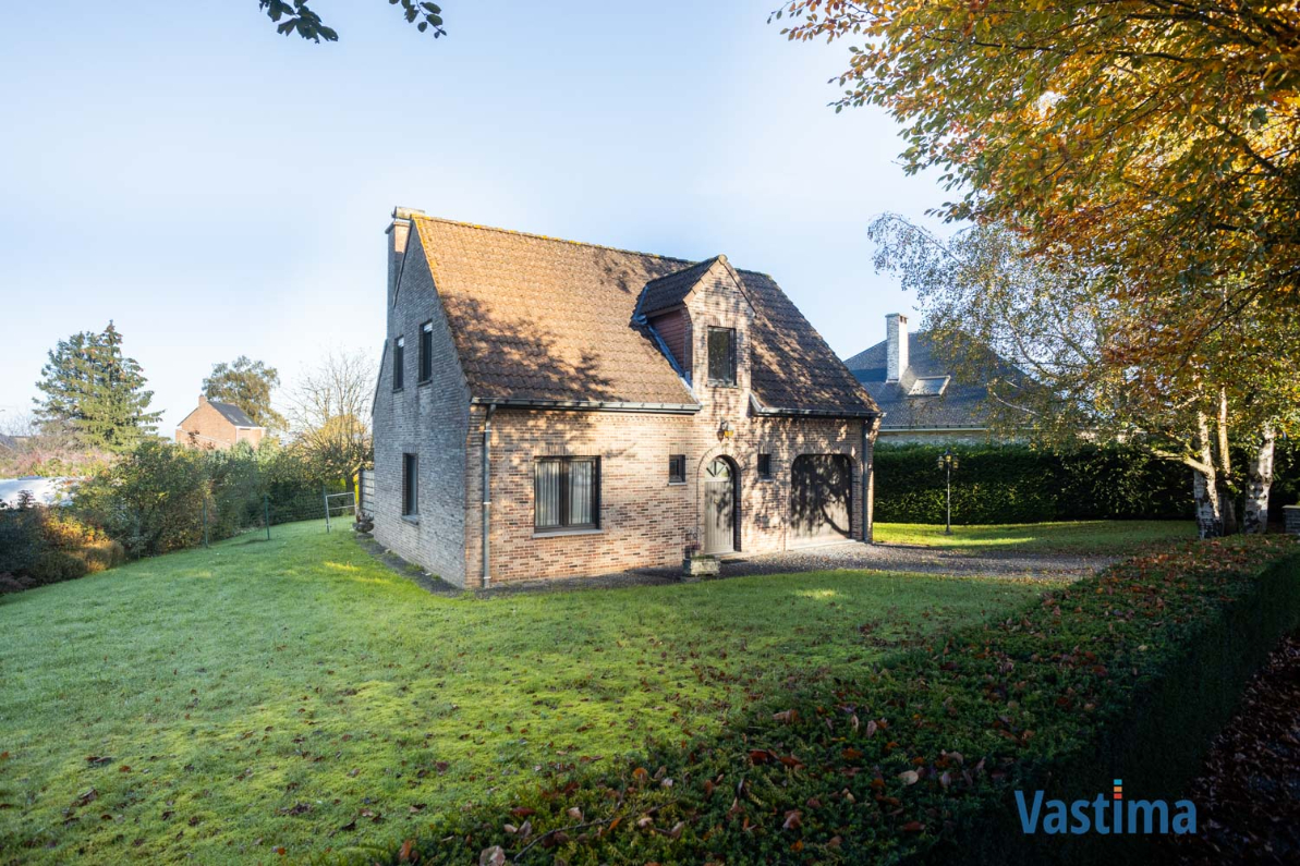 Immo Vastima - Huis Te koop Halle - Op te frissen gezinswoning in groene omgeving