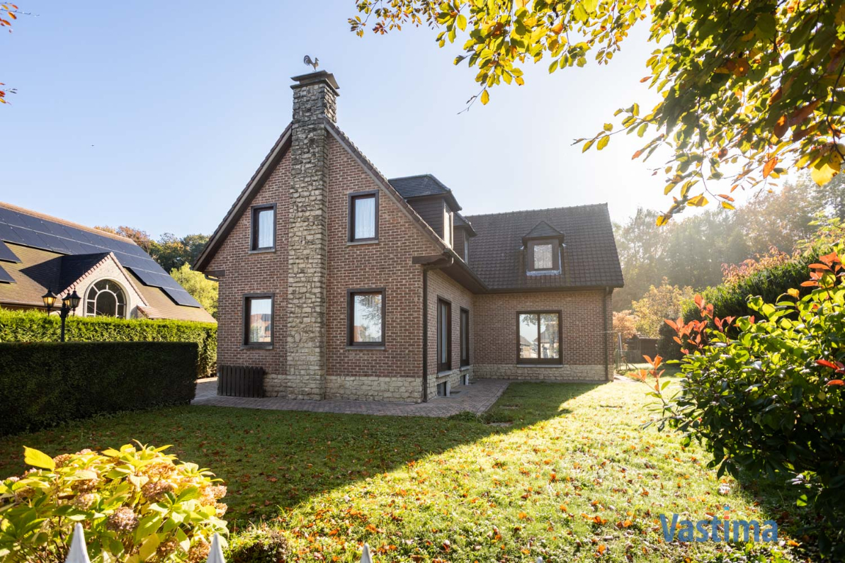 Immo Vastima - Huis Te koop Halle - Statige villa met enorm potentieel in een prachtige groene omgeving