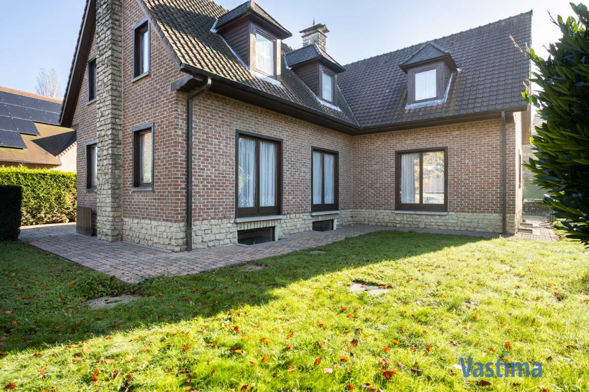 Immo Vastima - Huis Te koop Halle - Statige villa met enorm potentieel in een prachtige groene omgeving