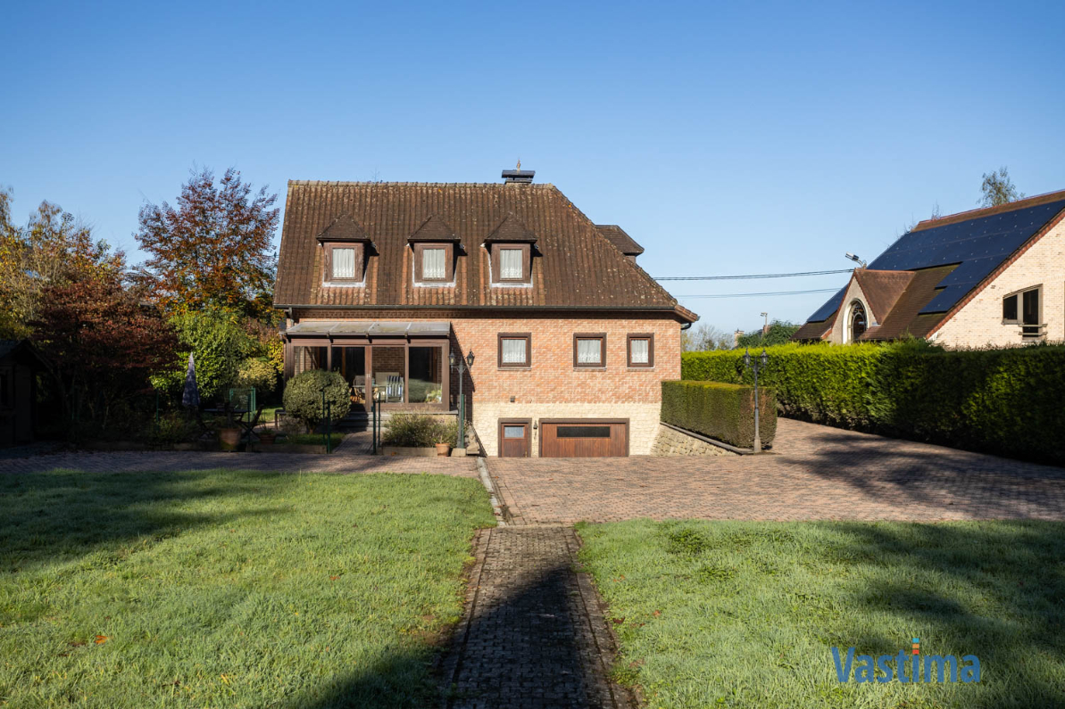 Immo Vastima - Huis Te koop Halle - Statige villa met enorm potentieel in een prachtige groene omgeving