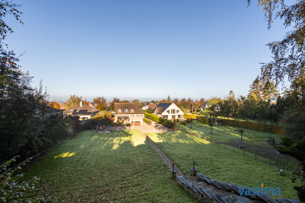 Immo Vastima - Huis Te koop Halle - Statige villa met enorm potentieel in een prachtige groene omgeving