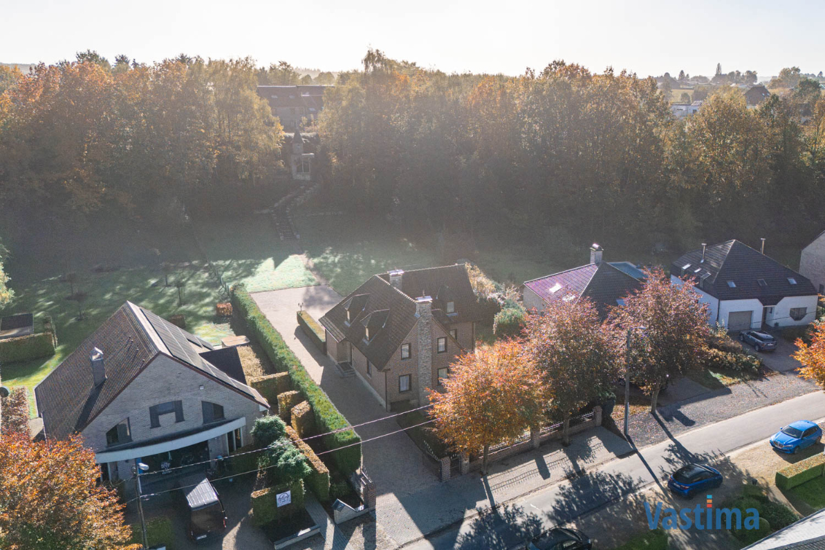 Immo Vastima - Huis Te koop Halle - Statige villa met enorm potentieel in een prachtige groene omgeving