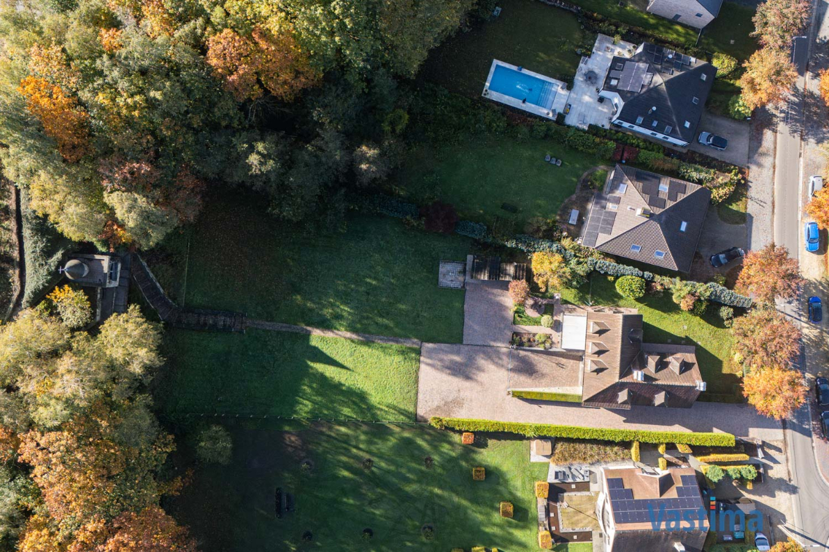 Immo Vastima - Huis Te koop Halle - Statige villa met enorm potentieel in een prachtige groene omgeving