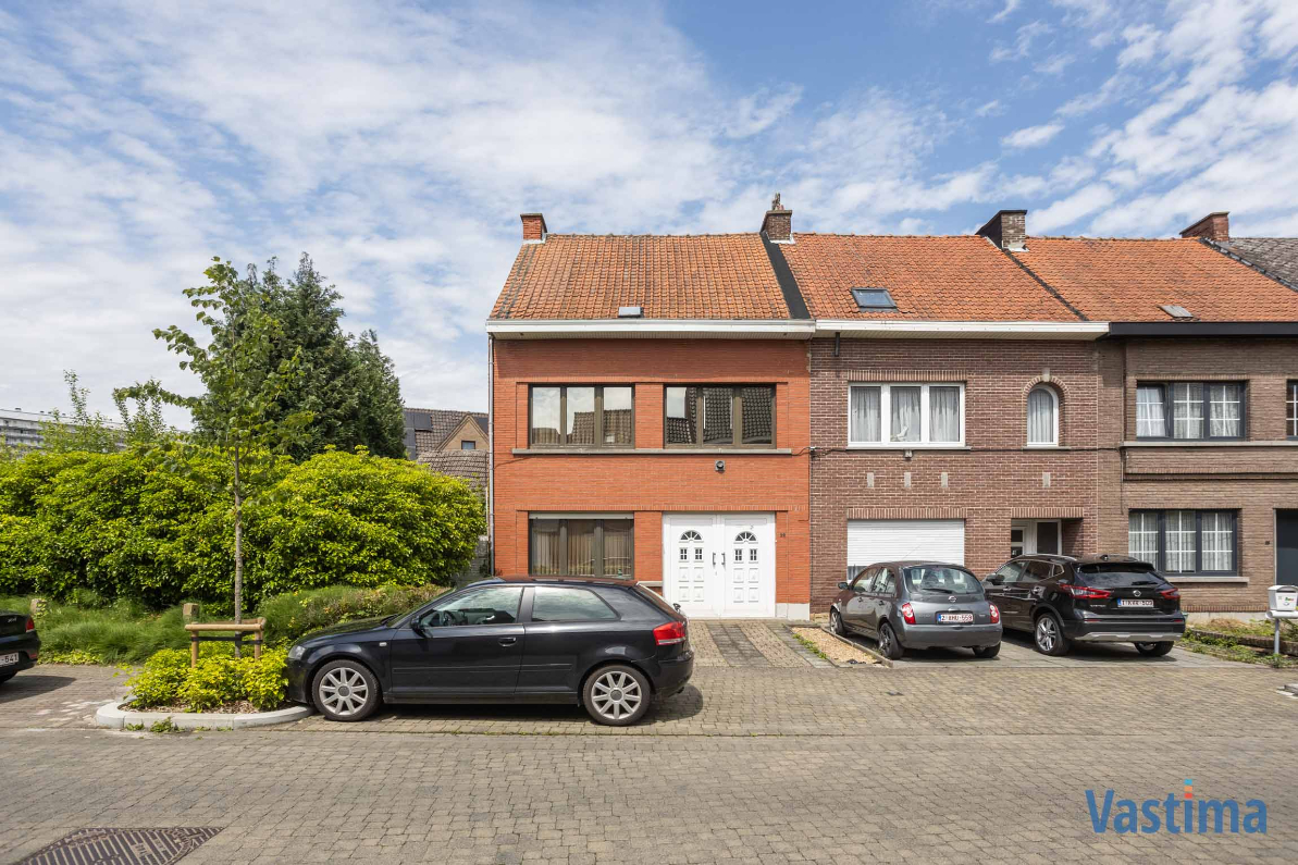 Immo Vastima - Huis Te koop Aalst - Gezinswoning met aanpalende bouwgrond nabij centrum Aalst