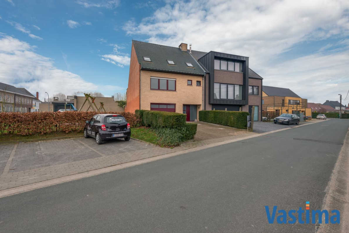 Immo Vastima - Appartement Verhuurd Heldergem - Riant duplex appartement in centrum Heldergem