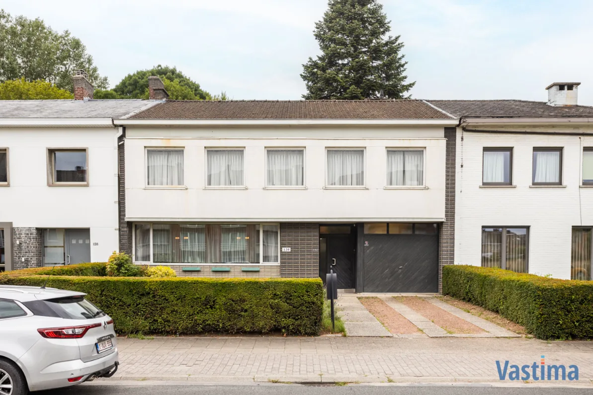 Immo Vastima - Huis Verkocht Aalst - Statige burgerwoning met 5 slaapkamers, garage en tuin