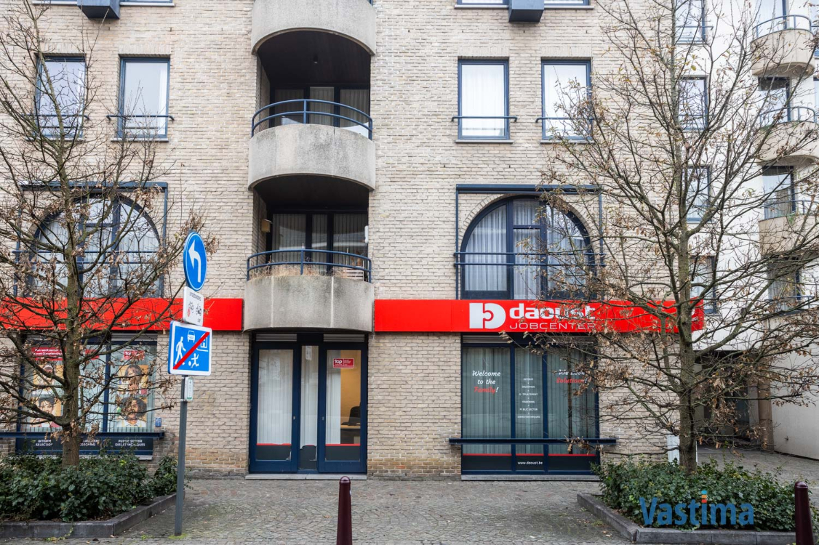 Immo Vastima - Appartement Te koop Aalst - Leefappartement op het Keizersplein met 3 slaapkamers en garage