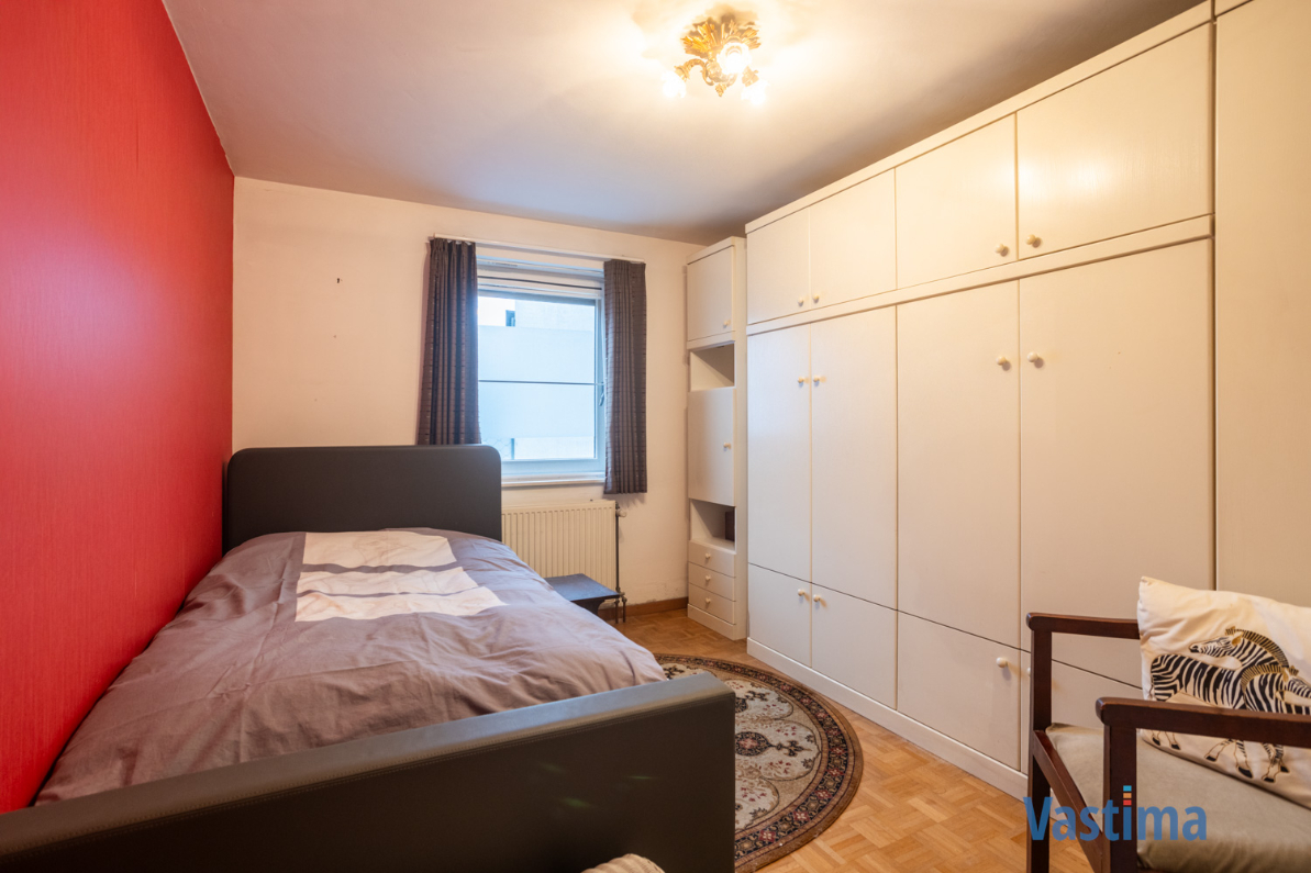 Immo Vastima - Appartement Te koop Aalst - Leefappartement op het Keizersplein met 3 slaapkamers en garage
