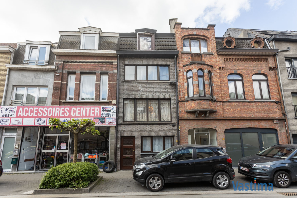 Immo Vastima - Huis Te koop Aalst - Ruime gezinswoning met 4 slaapkamers en tuin centrum Aalst