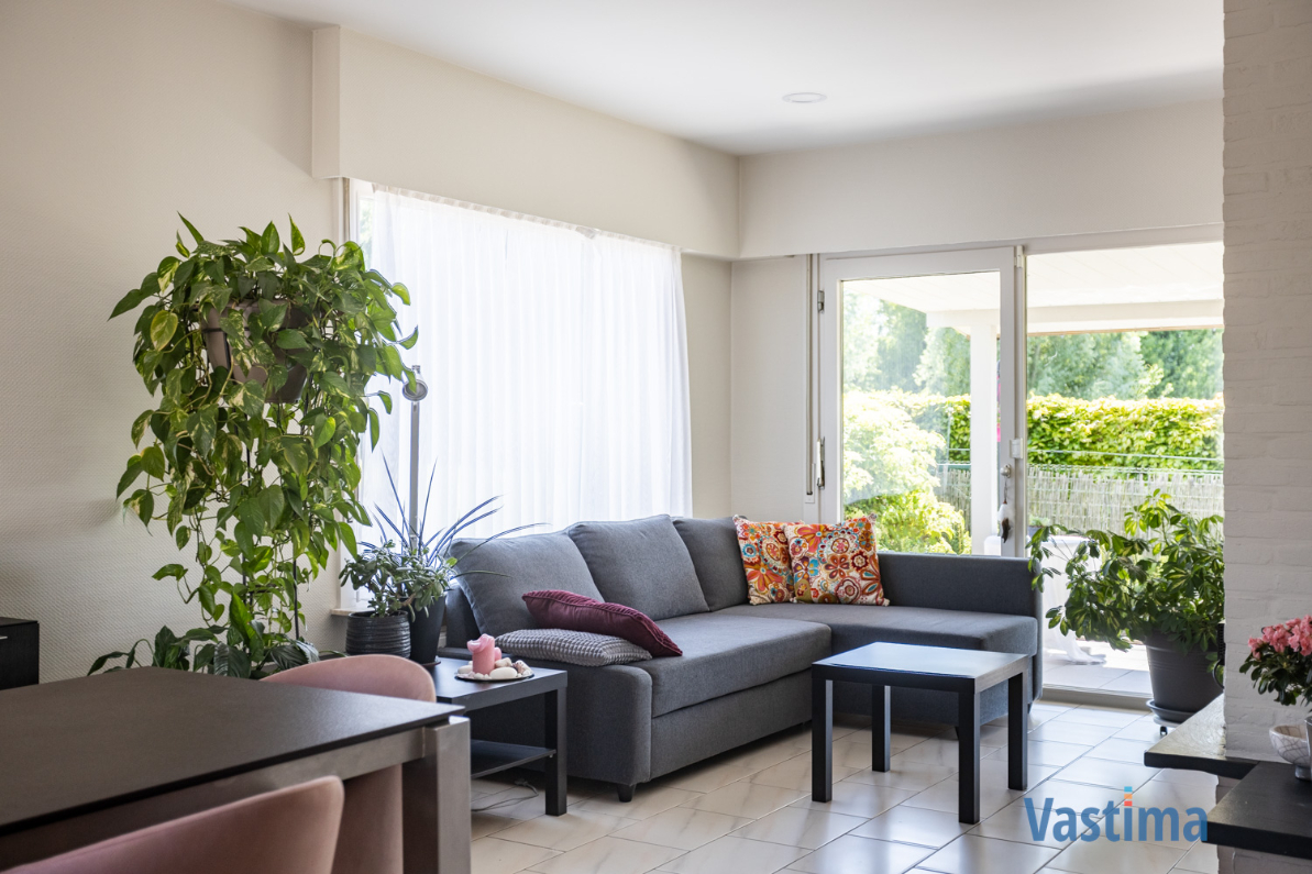 Immo Vastima - Huis Te koop Ternat - Bungalow in een oase van ruimte en rust in het hart van Ternat – ideaal voor gezinnen, kangoeroe wonen of vrij beroeper.