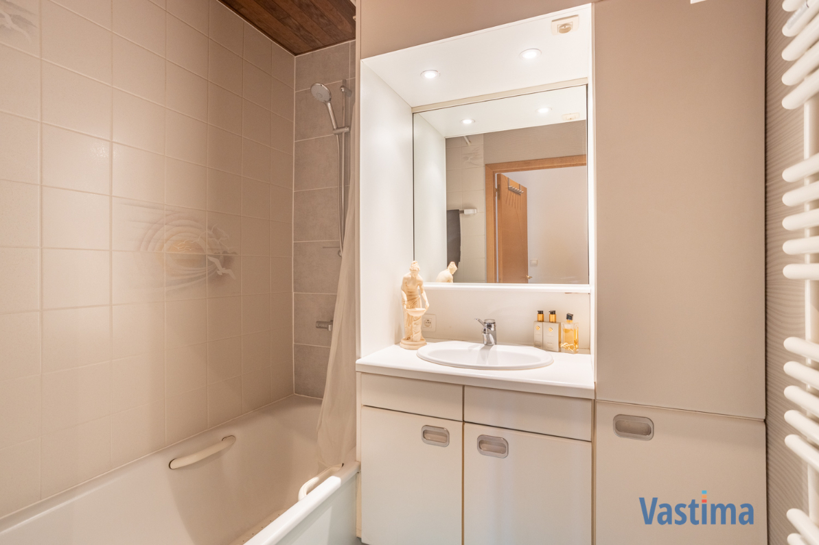 Immo Vastima - Huis Te koop Ternat - Bungalow in een oase van ruimte en rust in het hart van Ternat – ideaal voor gezinnen, kangoeroe wonen of vrij beroeper.