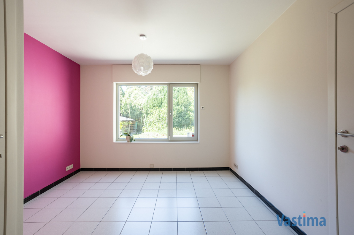 Immo Vastima - Huis Te koop Ternat - Bungalow in een oase van ruimte en rust in het hart van Ternat – ideaal voor gezinnen, kangoeroe wonen of vrij beroeper.