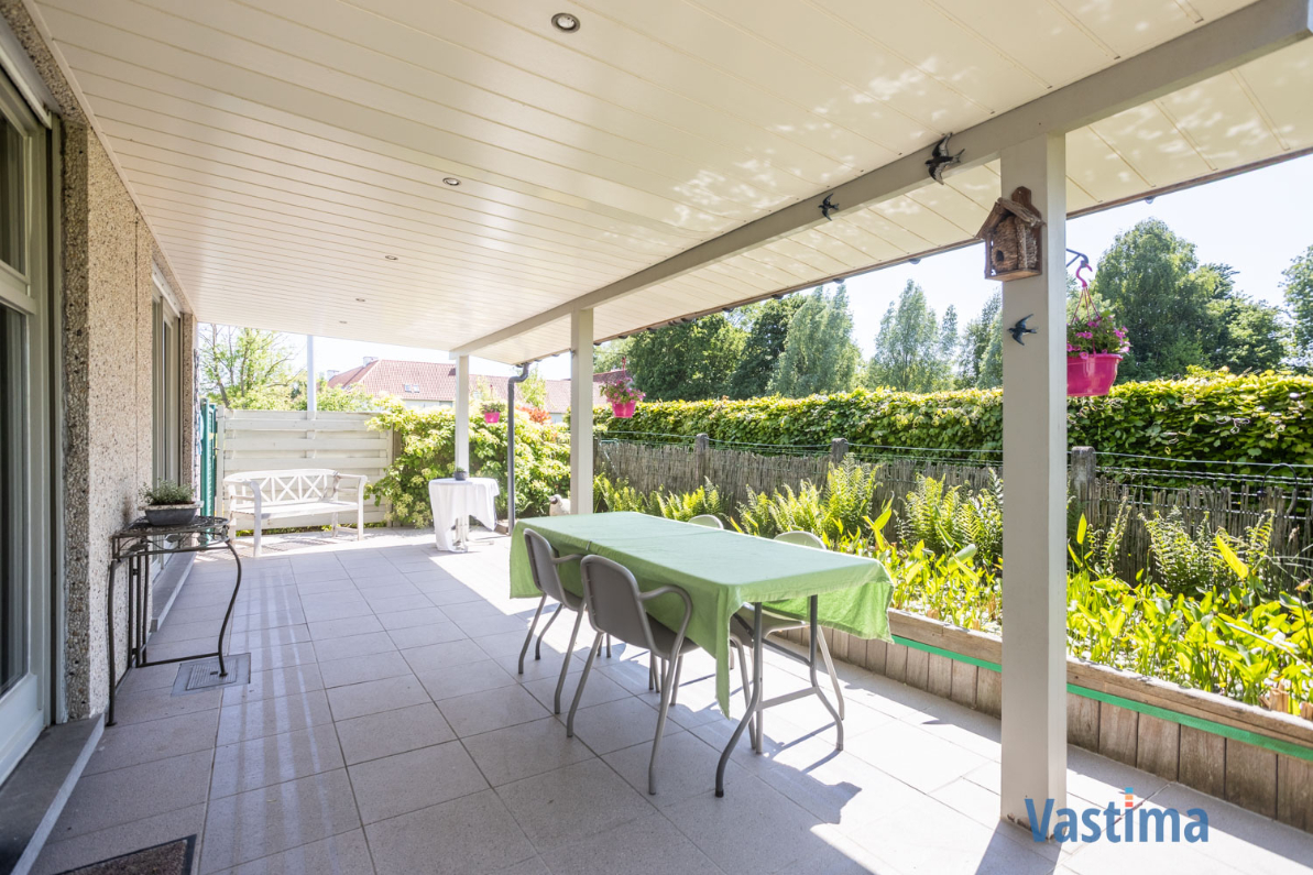 Immo Vastima - Huis Te koop Ternat - Bungalow in een oase van ruimte en rust in het hart van Ternat – ideaal voor gezinnen, kangoeroe wonen of vrij beroeper.