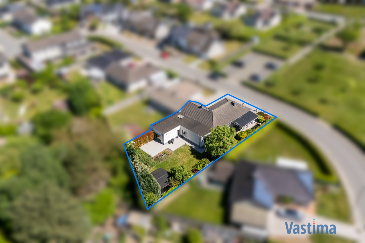Immo Vastima - Huis Te koop Ternat - Bungalow in een oase van ruimte en rust in het hart van Ternat – ideaal voor gezinnen, kangoeroe wonen of vrij beroeper.