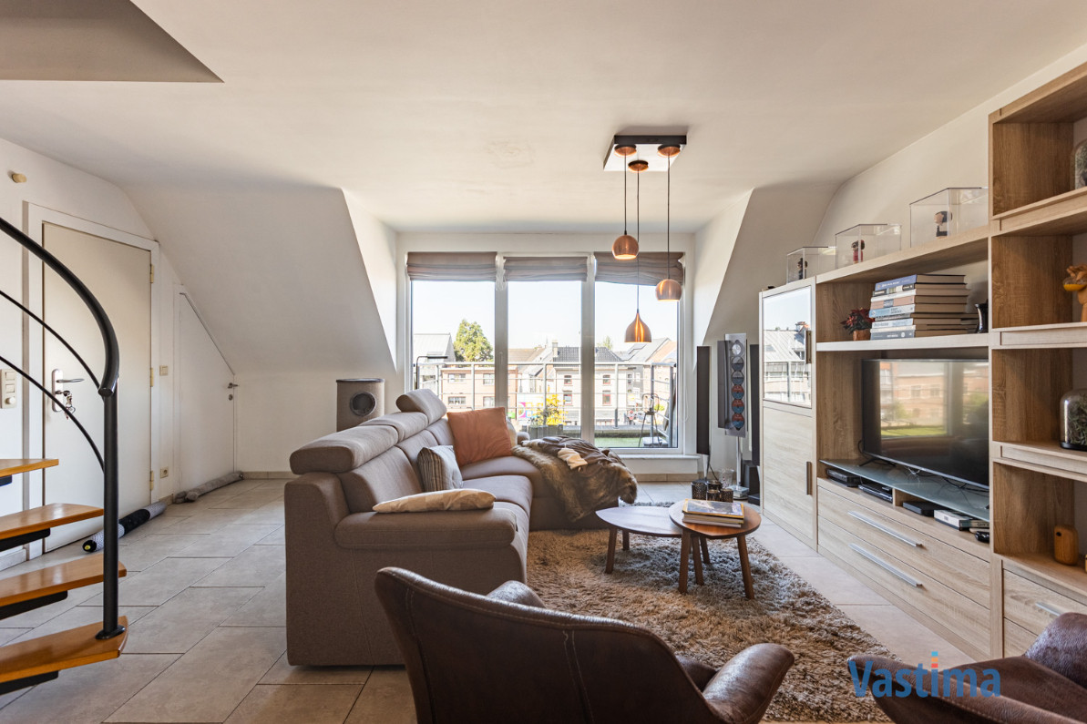 Immo Vastima - Appartement Te koop Aalst - Licht, Ruimte & Locatie – Instapklaar Duplexappartement met parking