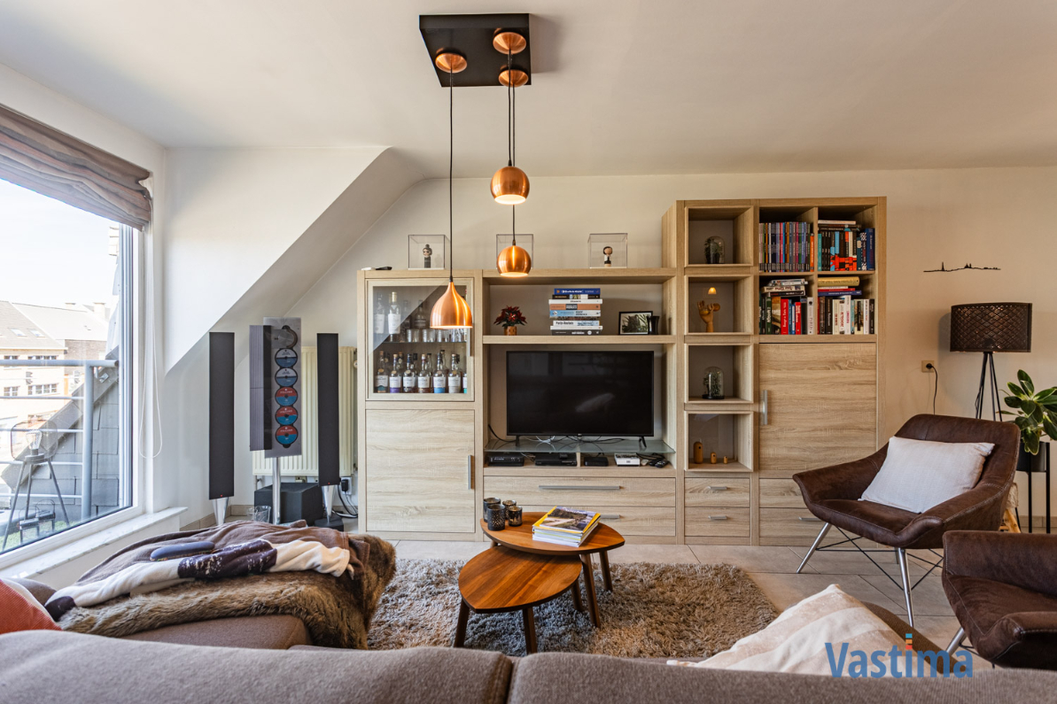 Immo Vastima - Appartement Te koop Aalst - Licht, Ruimte & Locatie – Instapklaar Duplexappartement met parking