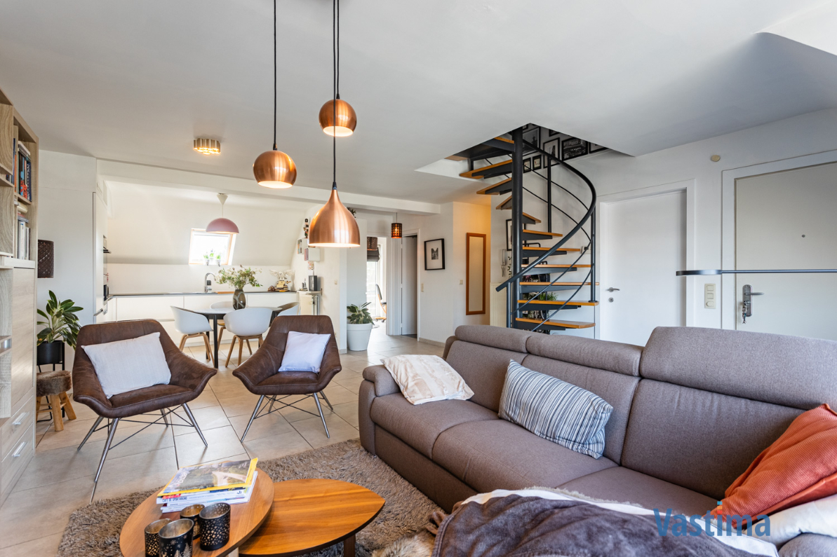 Immo Vastima - Appartement Te koop Aalst - Licht, Ruimte & Locatie – Instapklaar Duplexappartement met parking